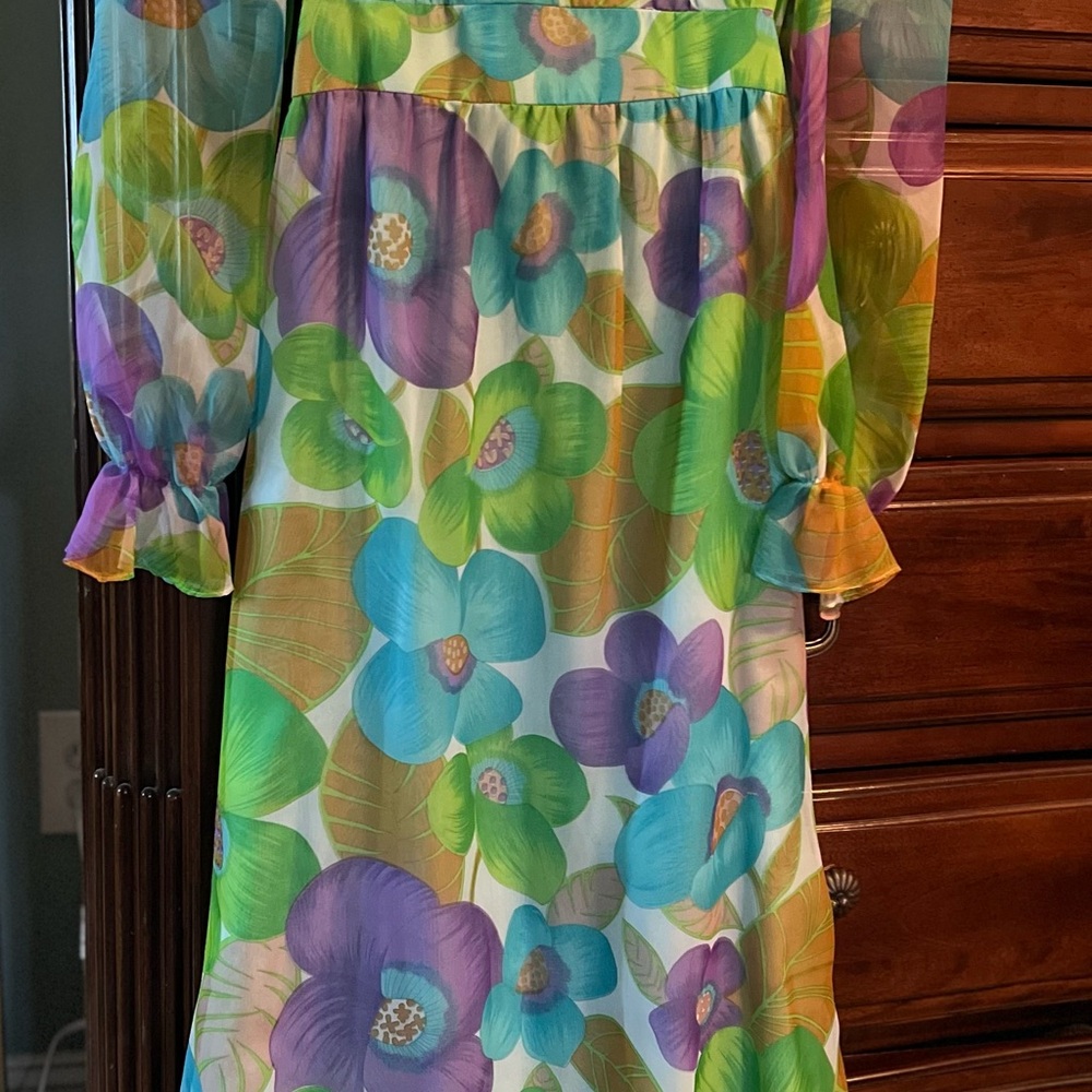 Vintage 70s Floral Dress with Multicolor Design